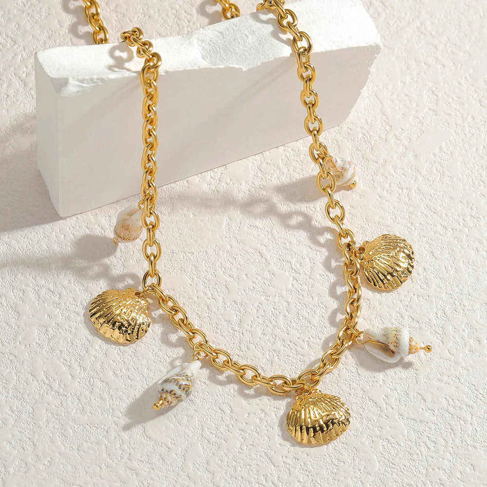 Collier Coquillage plaqué or acier inoxydable