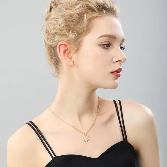 Collier Femme Fleur doré en acier inoxydable