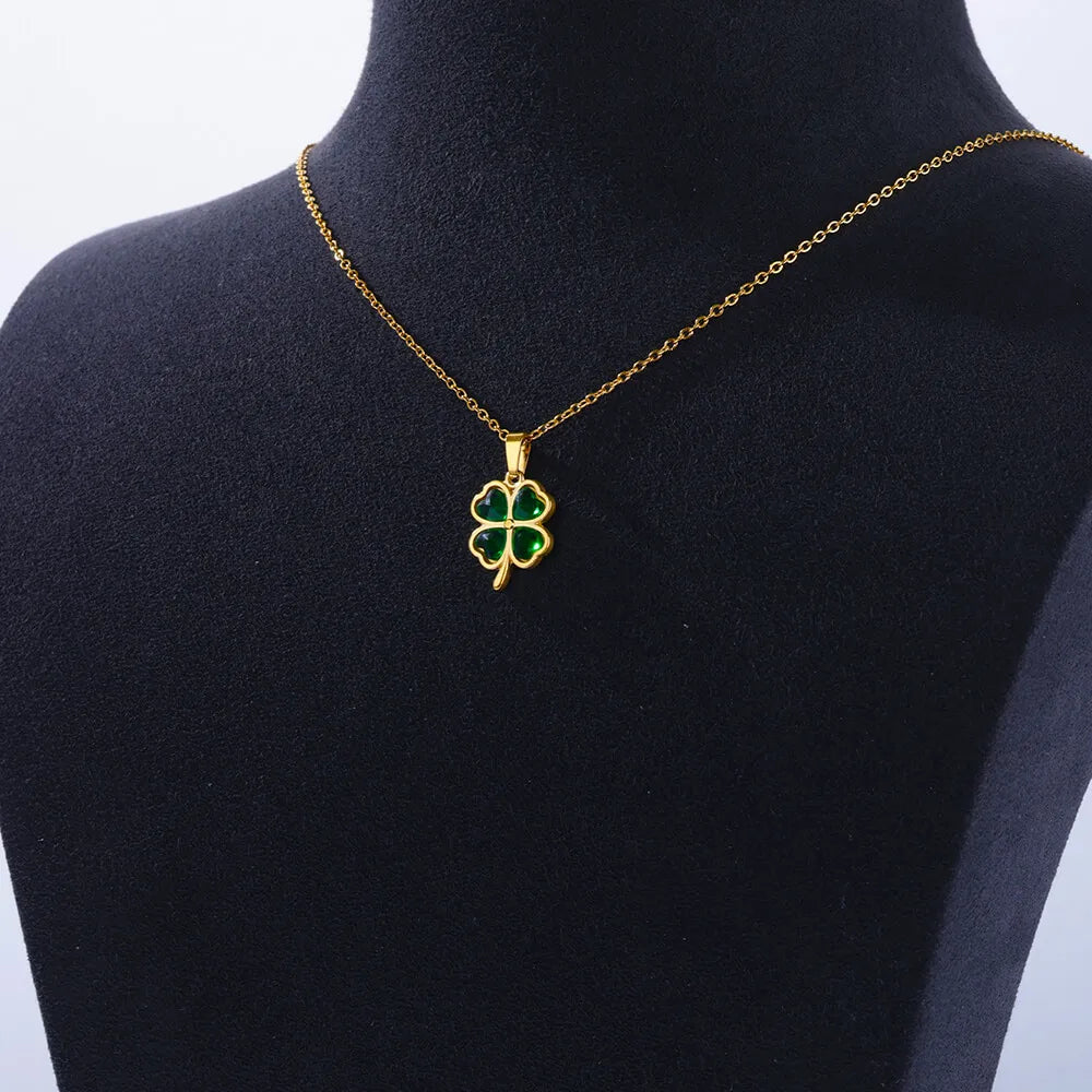 Collier Trèfle Vert avec chaine doré