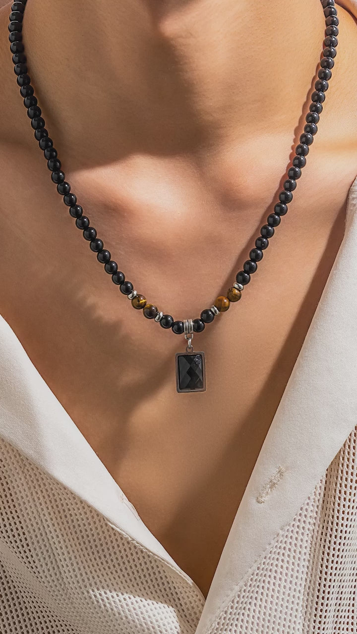 Collier Homme avec Perles Noires et Pendentif